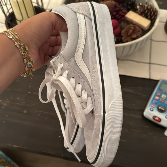 Vans Old Skool Low top sneakers. Grey and white. EUC. Size Men’s 5. - Picture 5 of 8